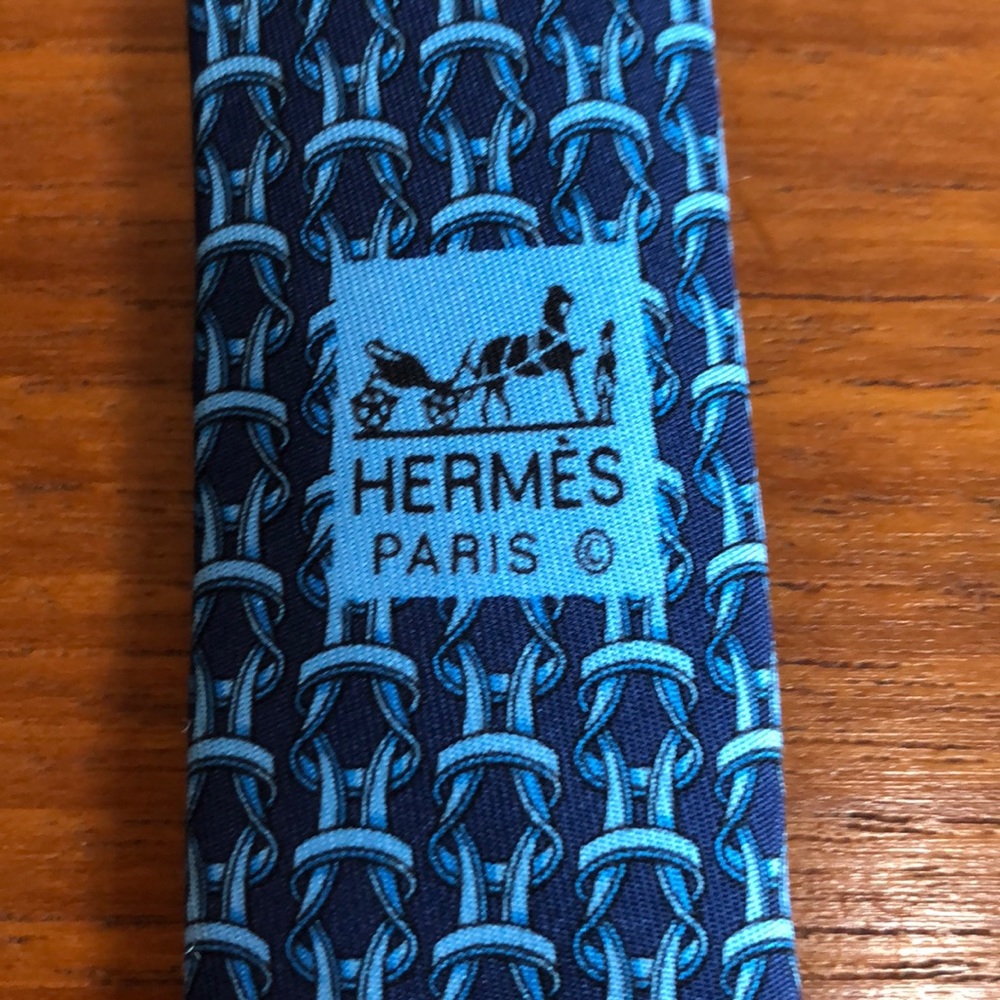 Authentic vintage Hermès silk necktie